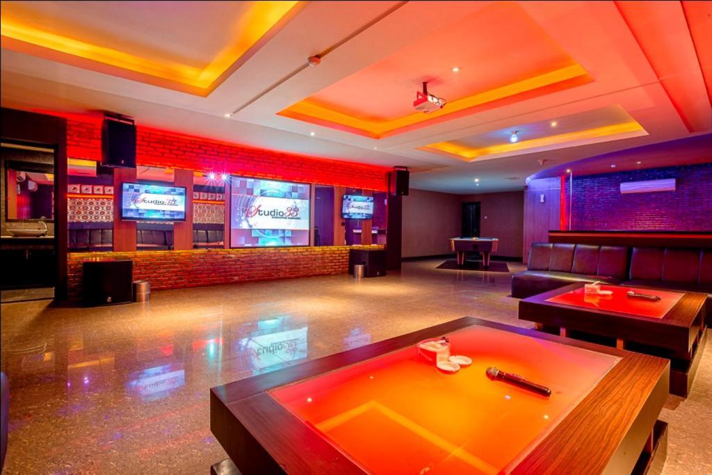 Claro Hotel Kendari Luaran gambar