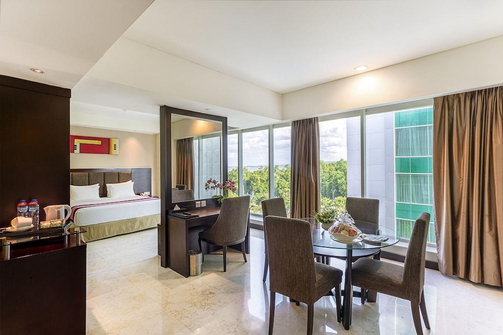 Claro Hotel Kendari Luaran gambar