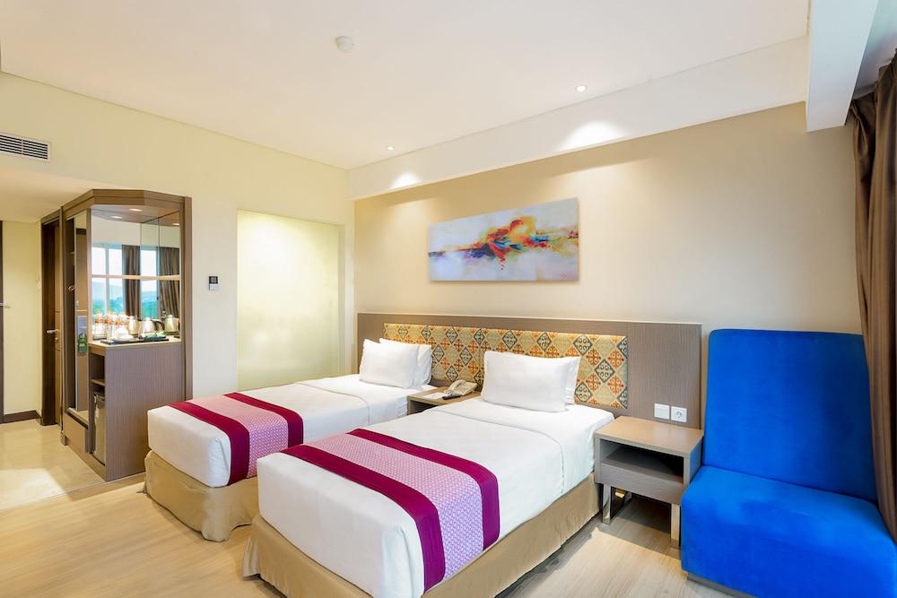 Claro Hotel Kendari Luaran gambar