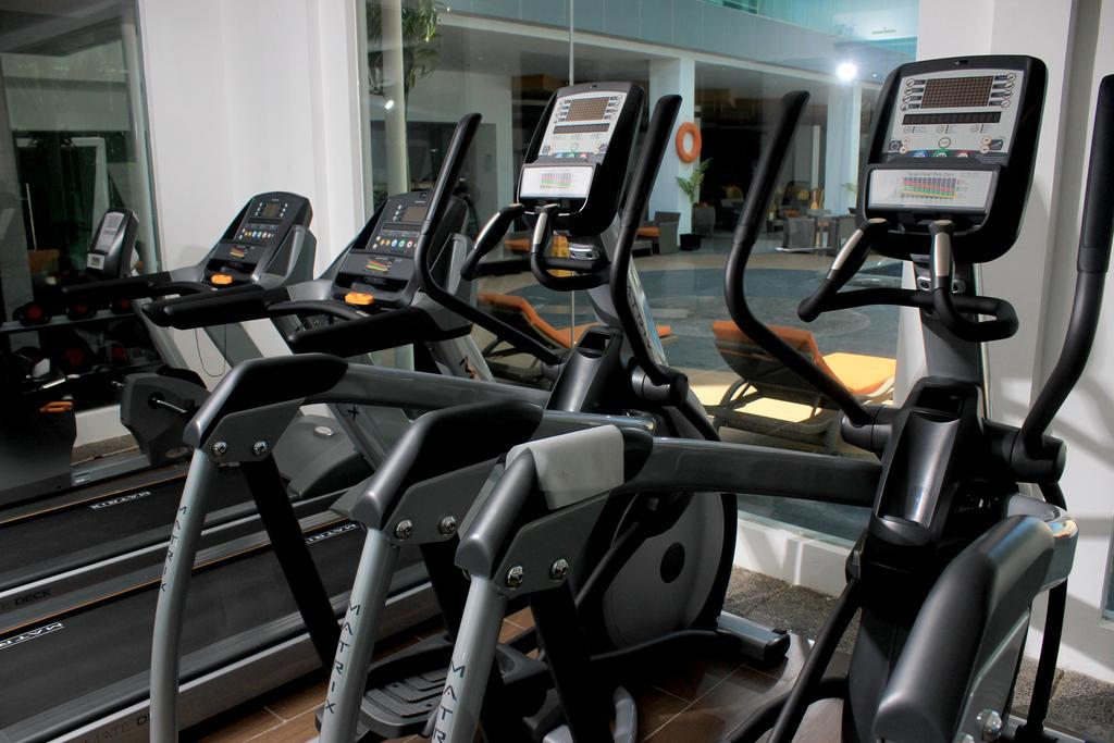 Claro Hotel Kendari Luaran gambar
