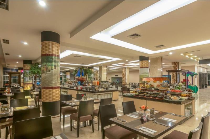 Claro Hotel Kendari Luaran gambar