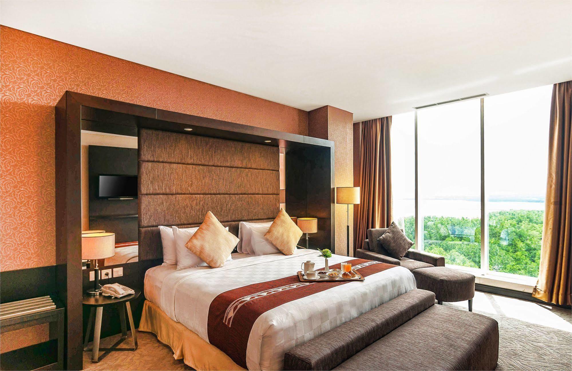 Claro Hotel Kendari Luaran gambar